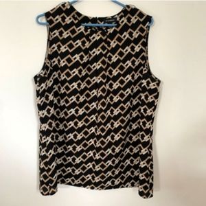 NWOT - Geometric Pattern Pleated Top